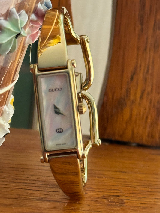 Vintage Gucci 1500L Gold Plated Bangle Ladies Watch MOP Shell Horsebit Clasp