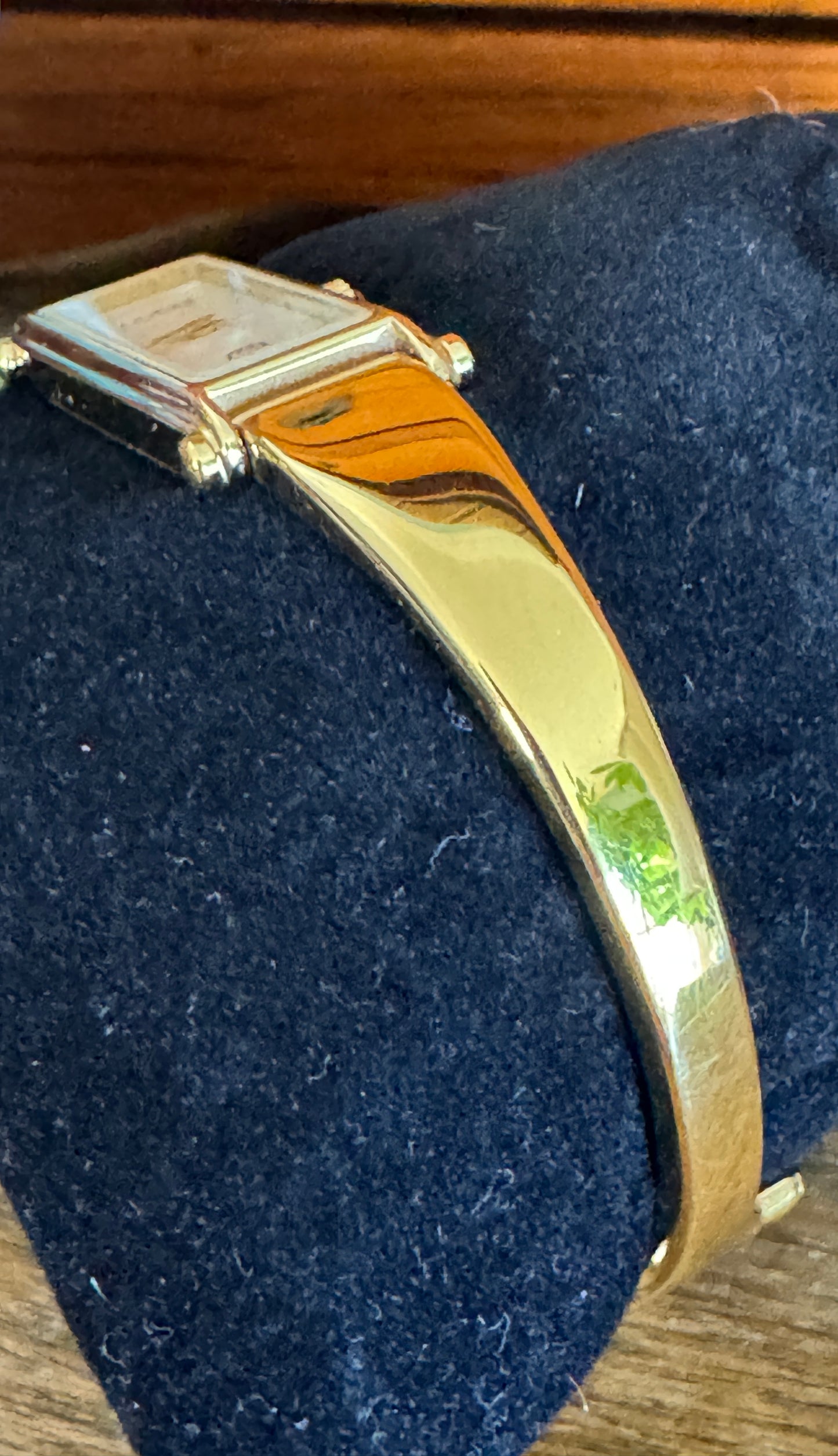 Vintage Gucci 1500L Gold Plated Bangle Ladies Watch MOP Shell Horsebit Clasp