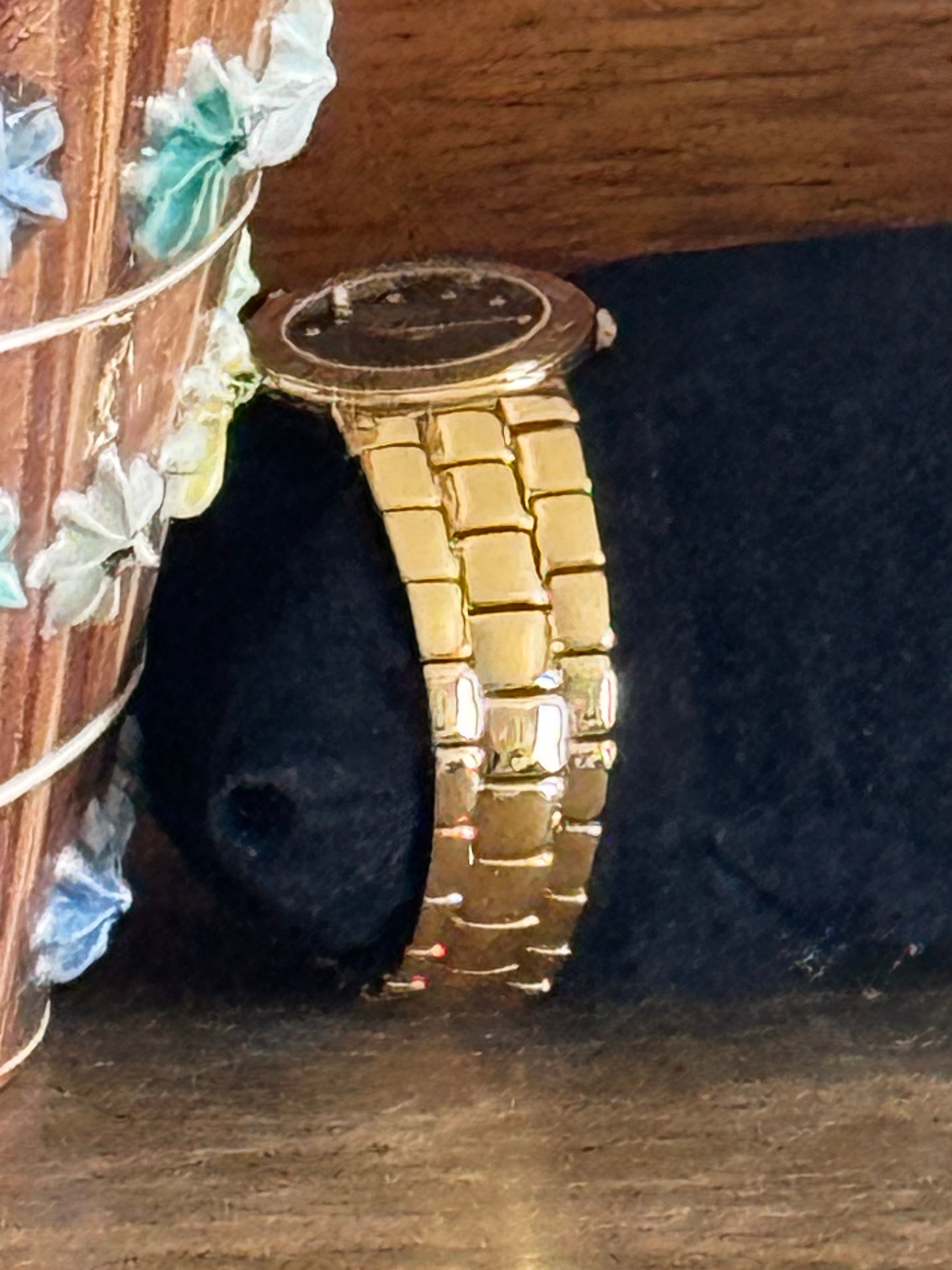 Vintage Gucci Ladies Gold Plated 3300.2.L Quartz Watch Black Dial Diamond Hour Markers