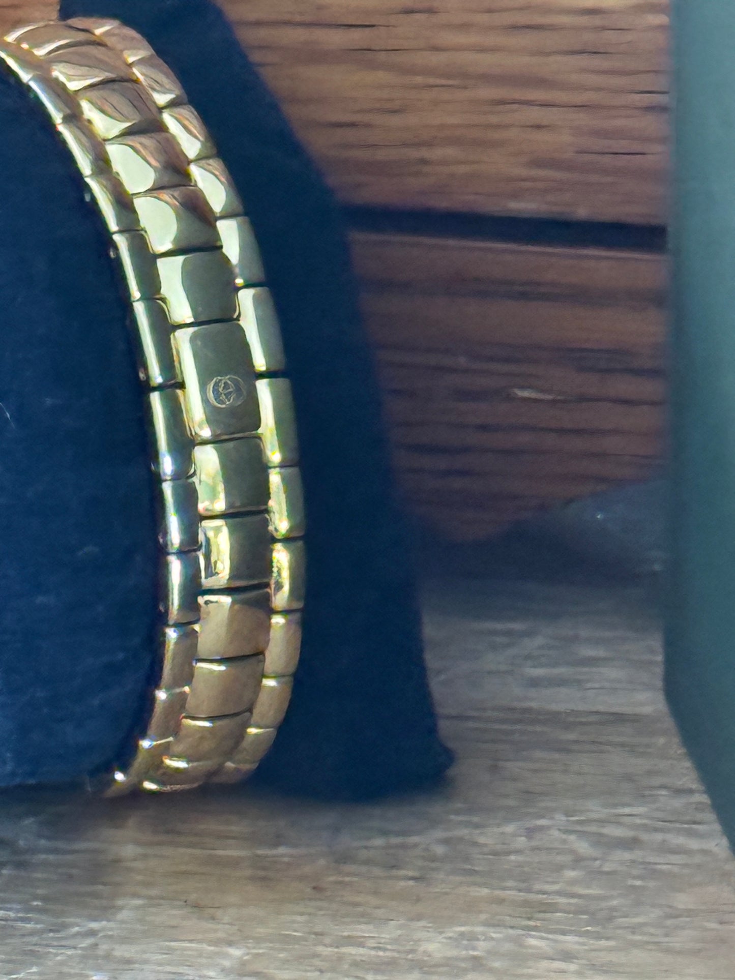 Vintage Gucci Ladies Gold Plated 3300.2.L Quartz Watch Black Dial Diamond Hour Markers