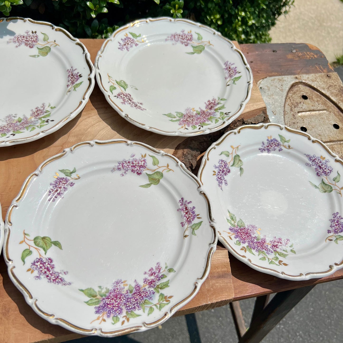11 Vintage Lilac Dinner, Luncheon & Rimmed Bowls A3