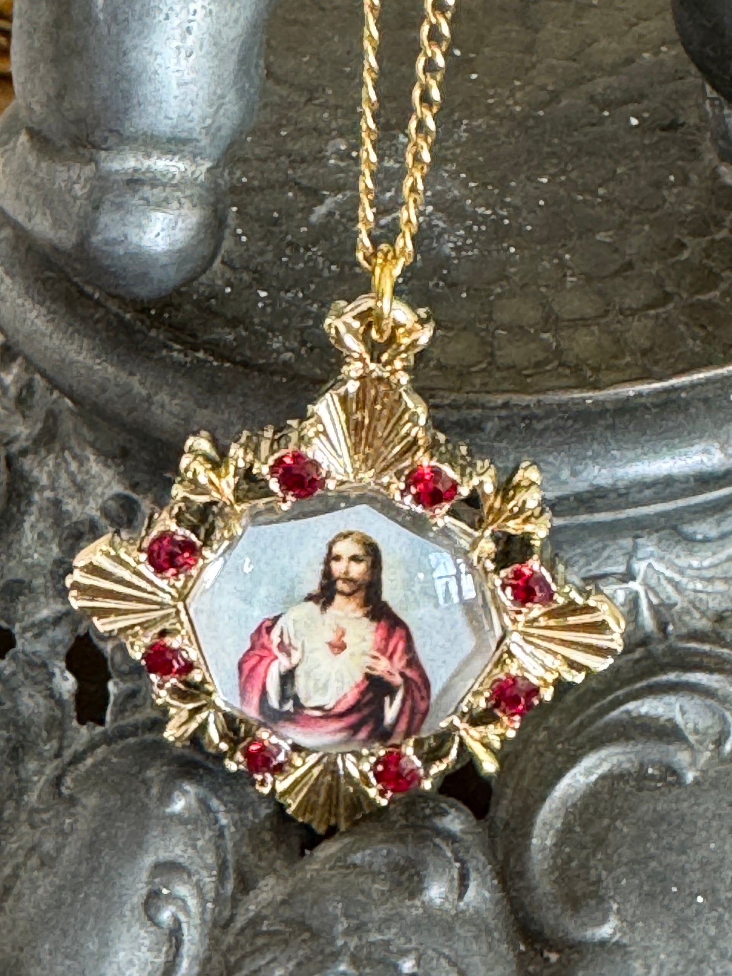 Vintage Sacred Heart of Mary & Jesus Glass Pendant Necklace