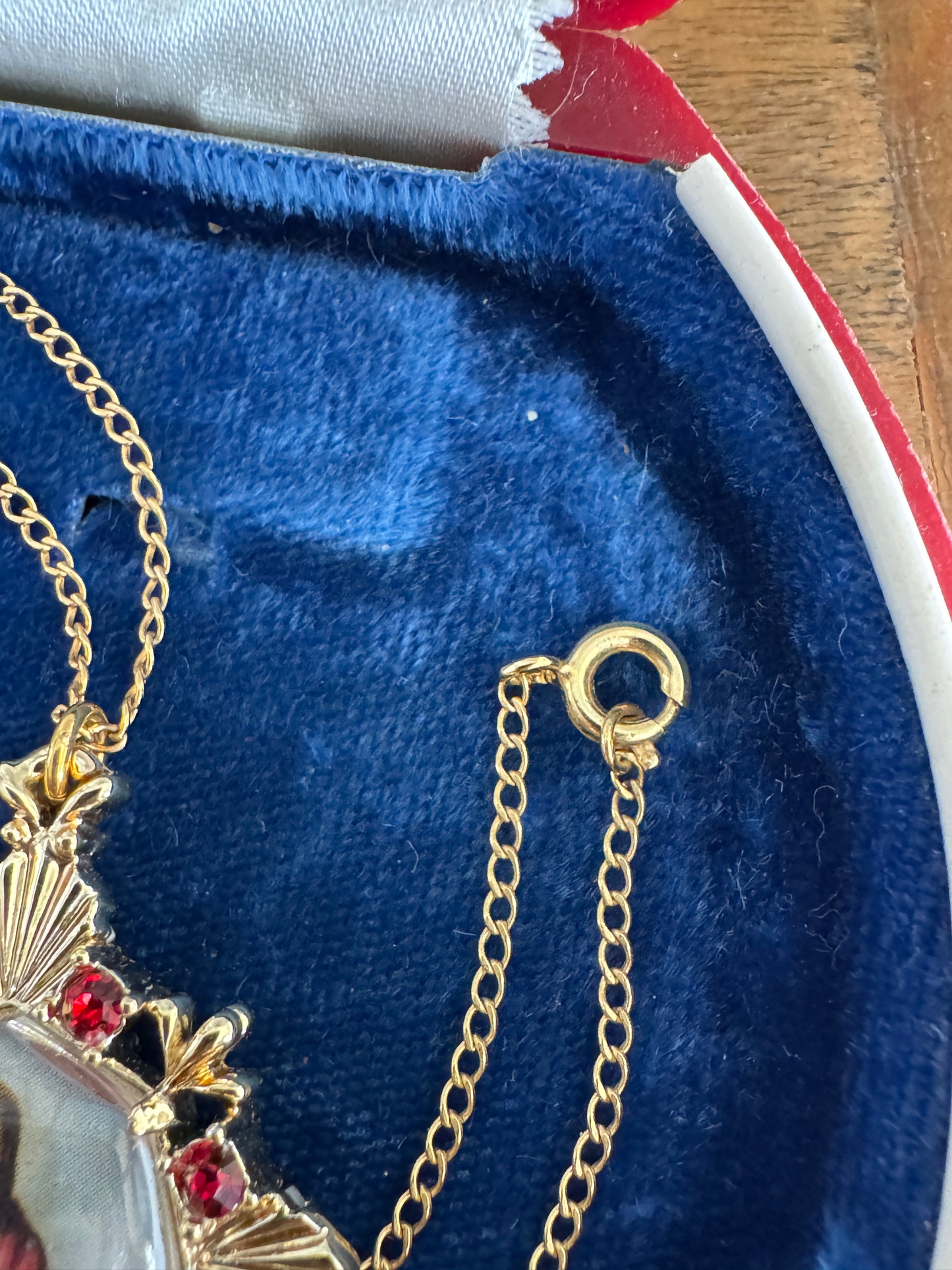 Vintage Sacred Heart of Mary & Jesus Glass Pendant Necklace