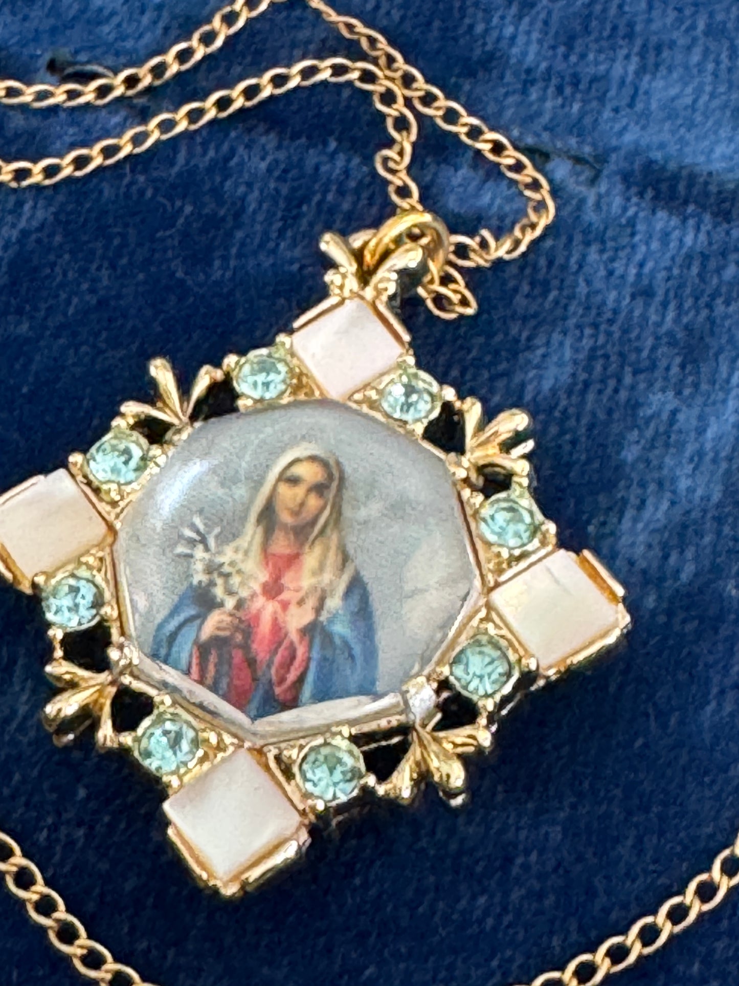 Vintage Sacred Heart of Mary & Jesus Glass Pendant Necklace