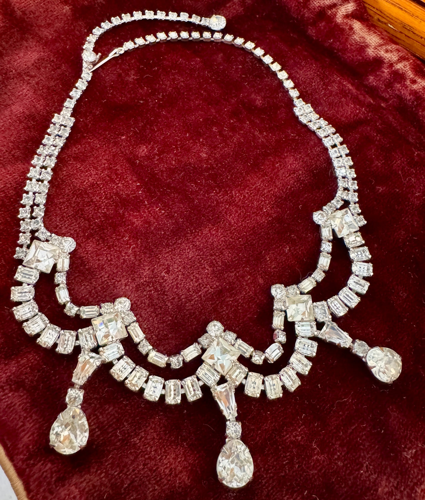 Vintage Weiss Clear Multi Faceted Rhinestone Festoon Necklace - Lady Slippers