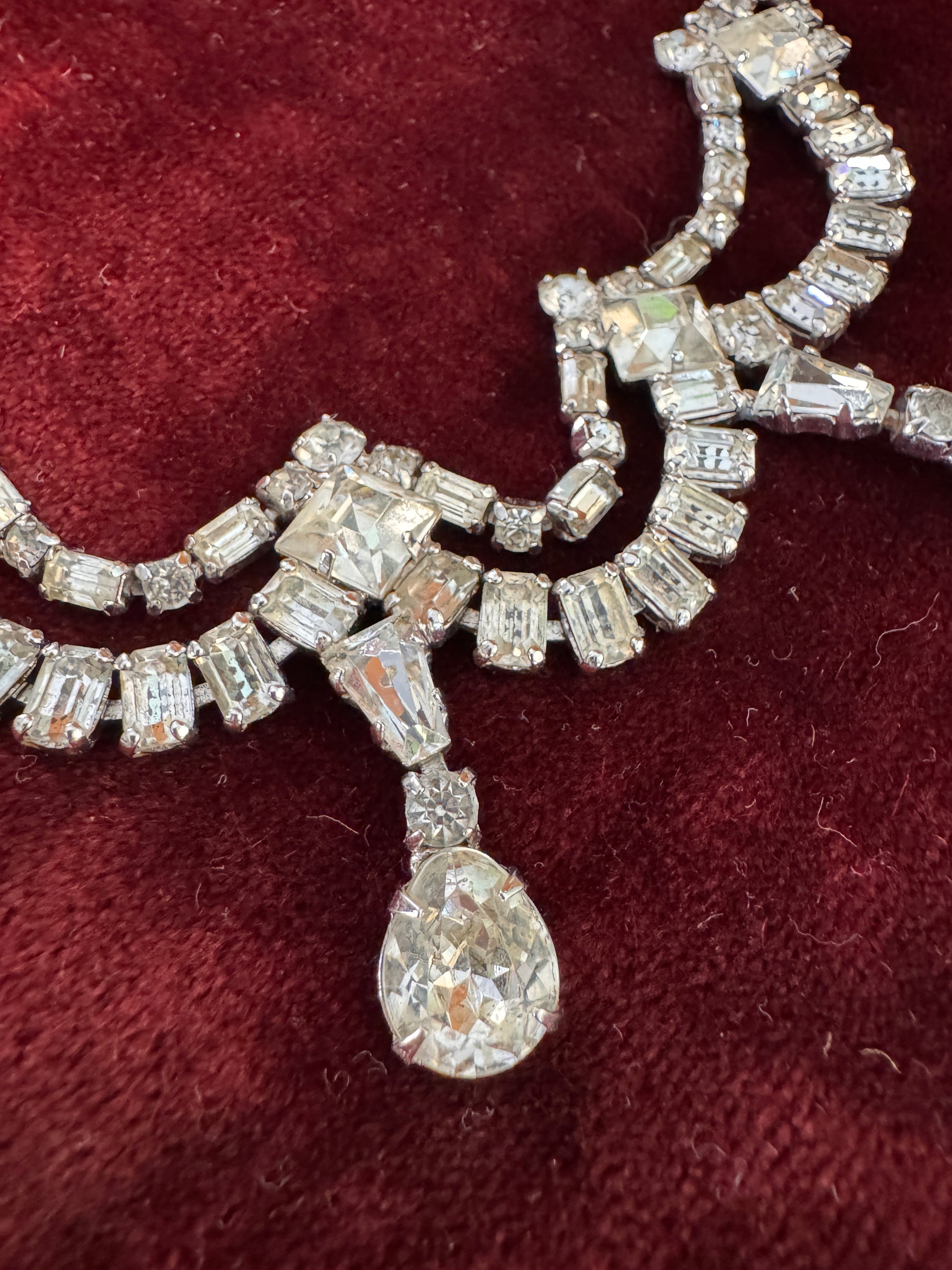 Vintage Weiss Clear Multi Faceted Rhinestone Festoon Necklace - Lady Slippers