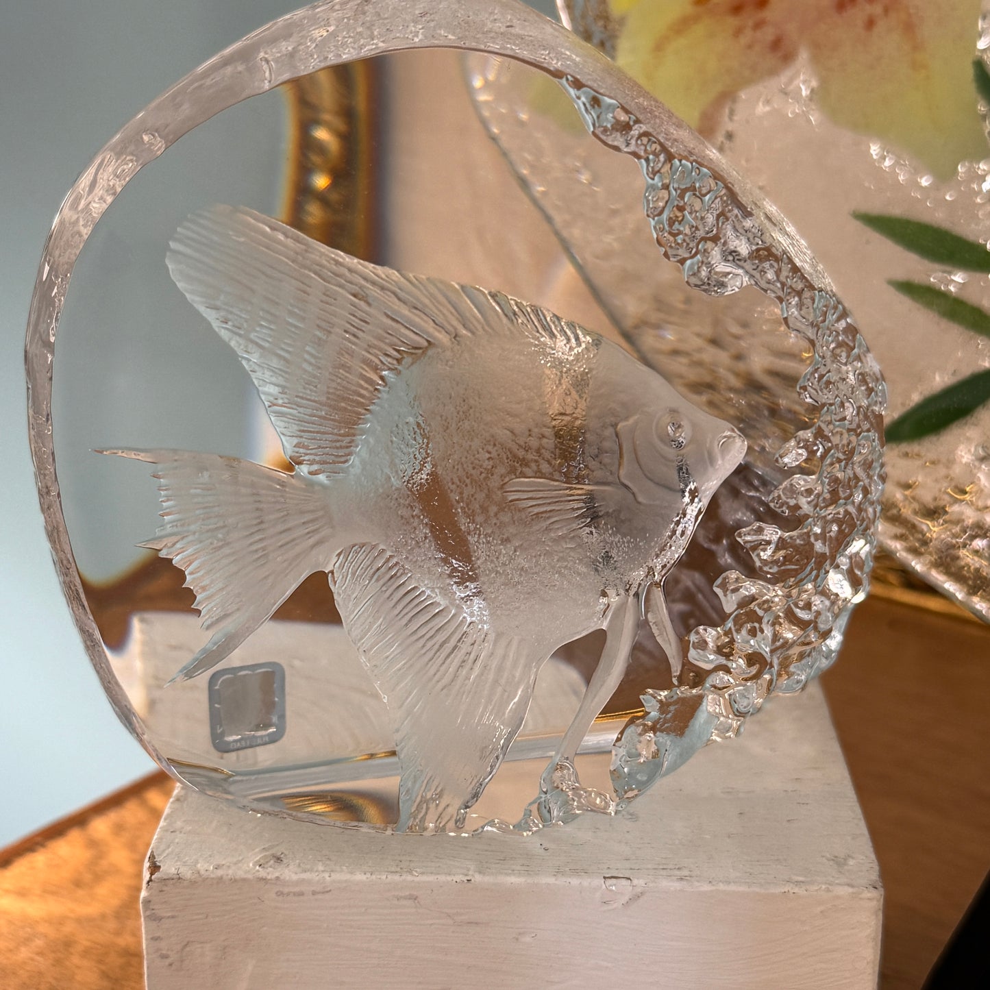 Mats Jonasson Swedish Scandinavian Handcrafted Angel Fish Sculpture Lead Crystal Paperweight