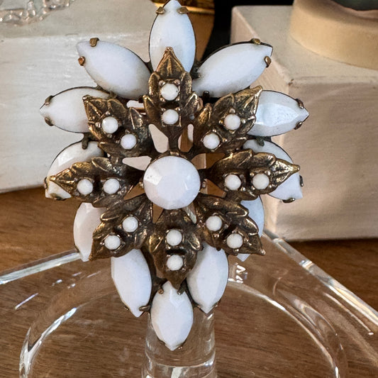 Vintage Delizza & Elster D & E Juliana White Milk Glass Pin Pendant