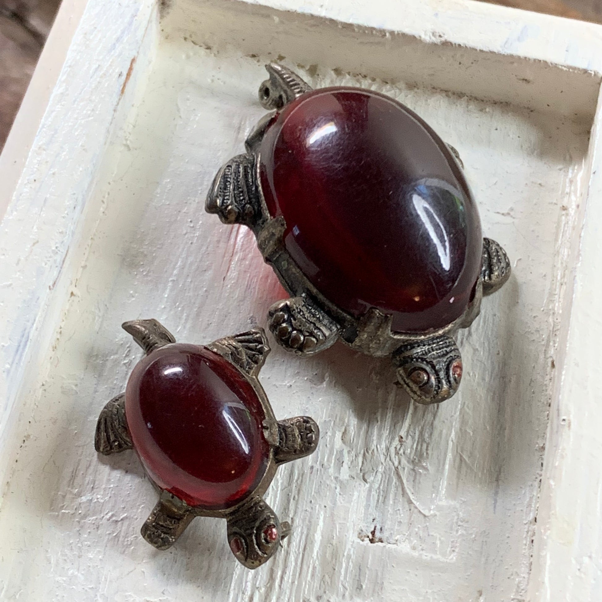 Vintage Turtle Red Plastic Dome Cabochon Mama and Baby Pins