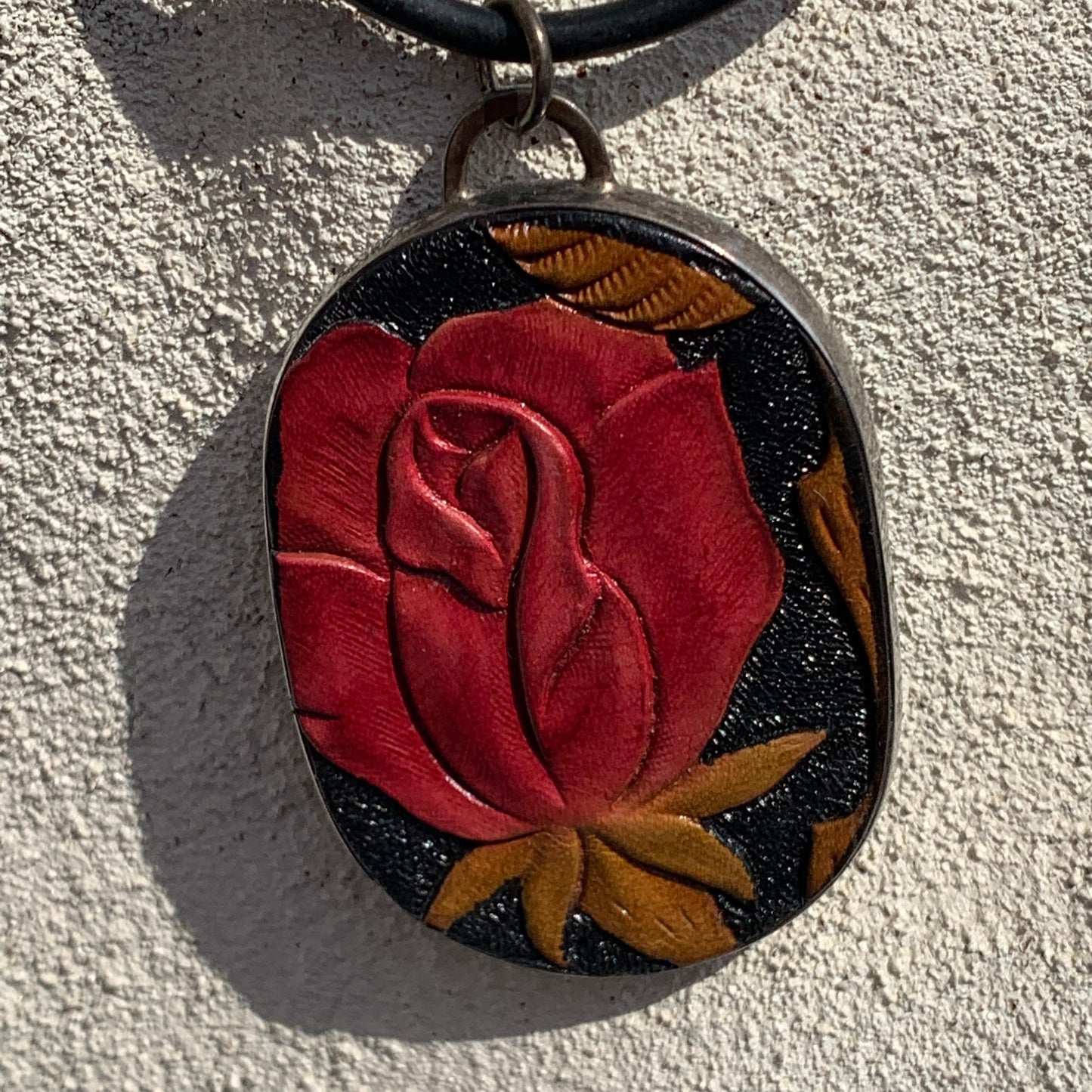 Vintage Sterling Silver Tooled Leather Rose Pendant Necklace
