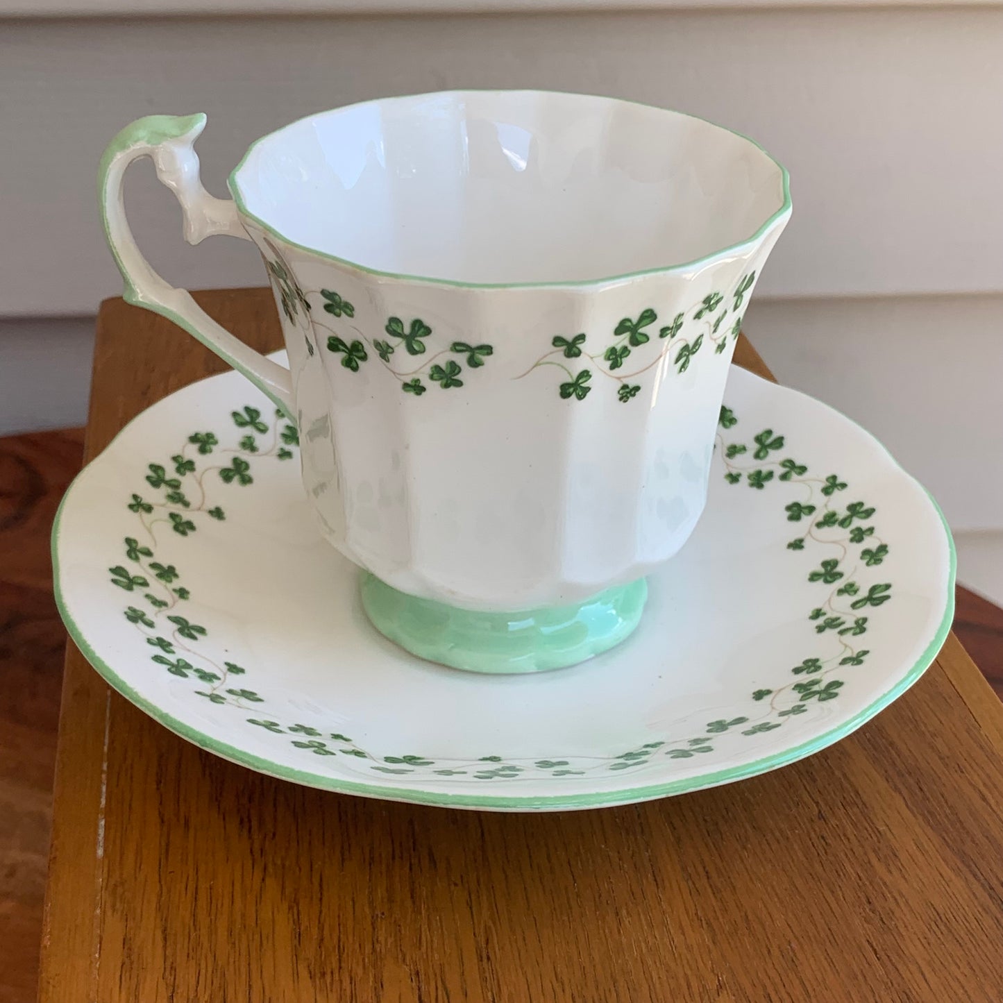 Vintage Royal Crest Clover Tea Cup & Saucers
