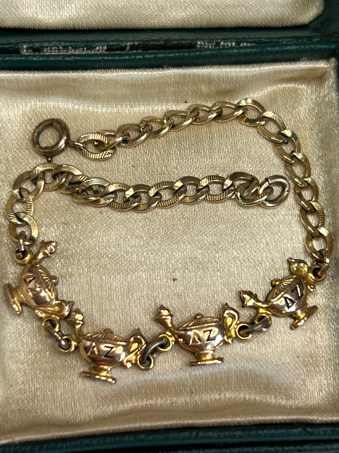 Vintage Delta Zeta Aladdin Genie Lamp Charm Bracelet