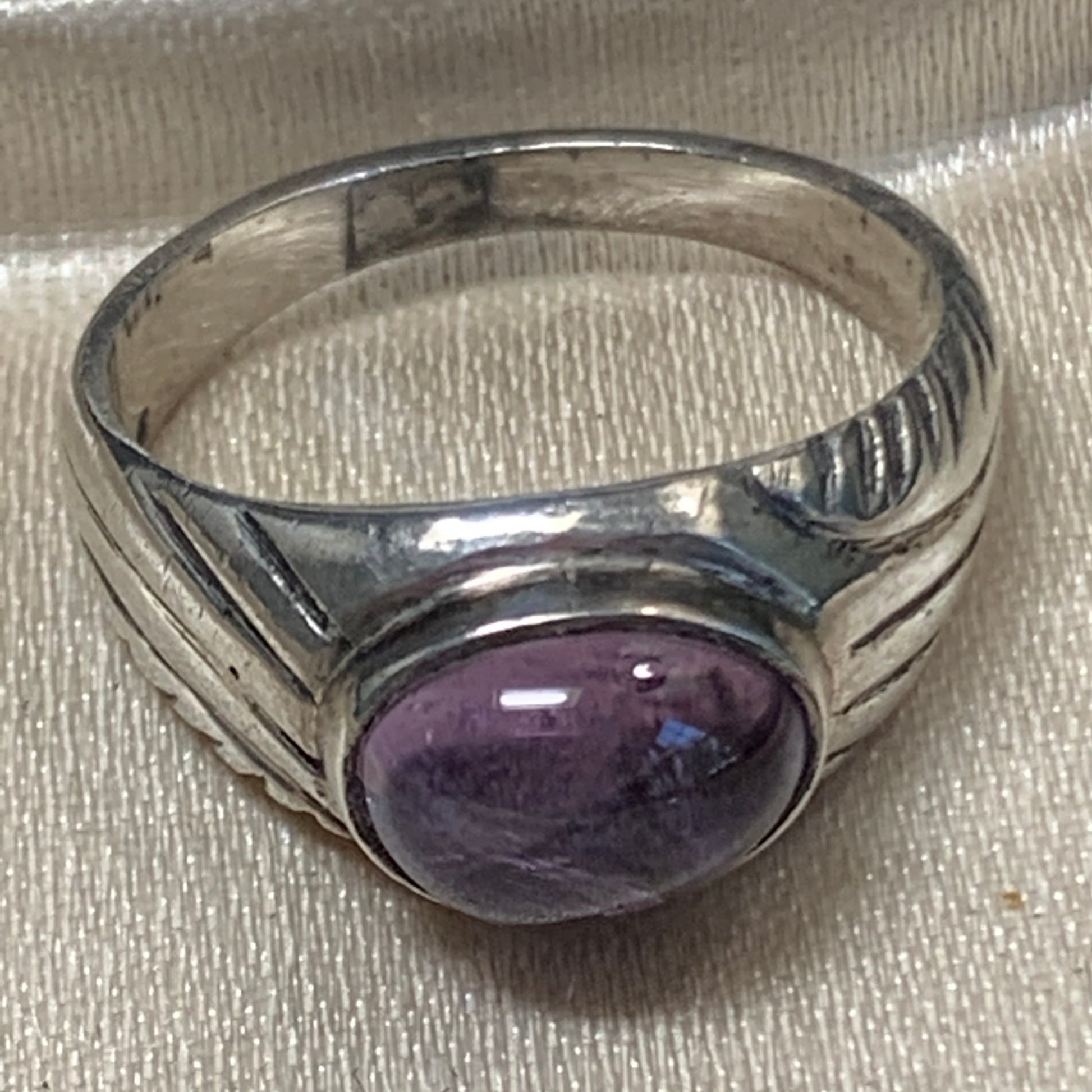 Art Deco Sterling & Amethyst Semi Precious Gemstone Ring