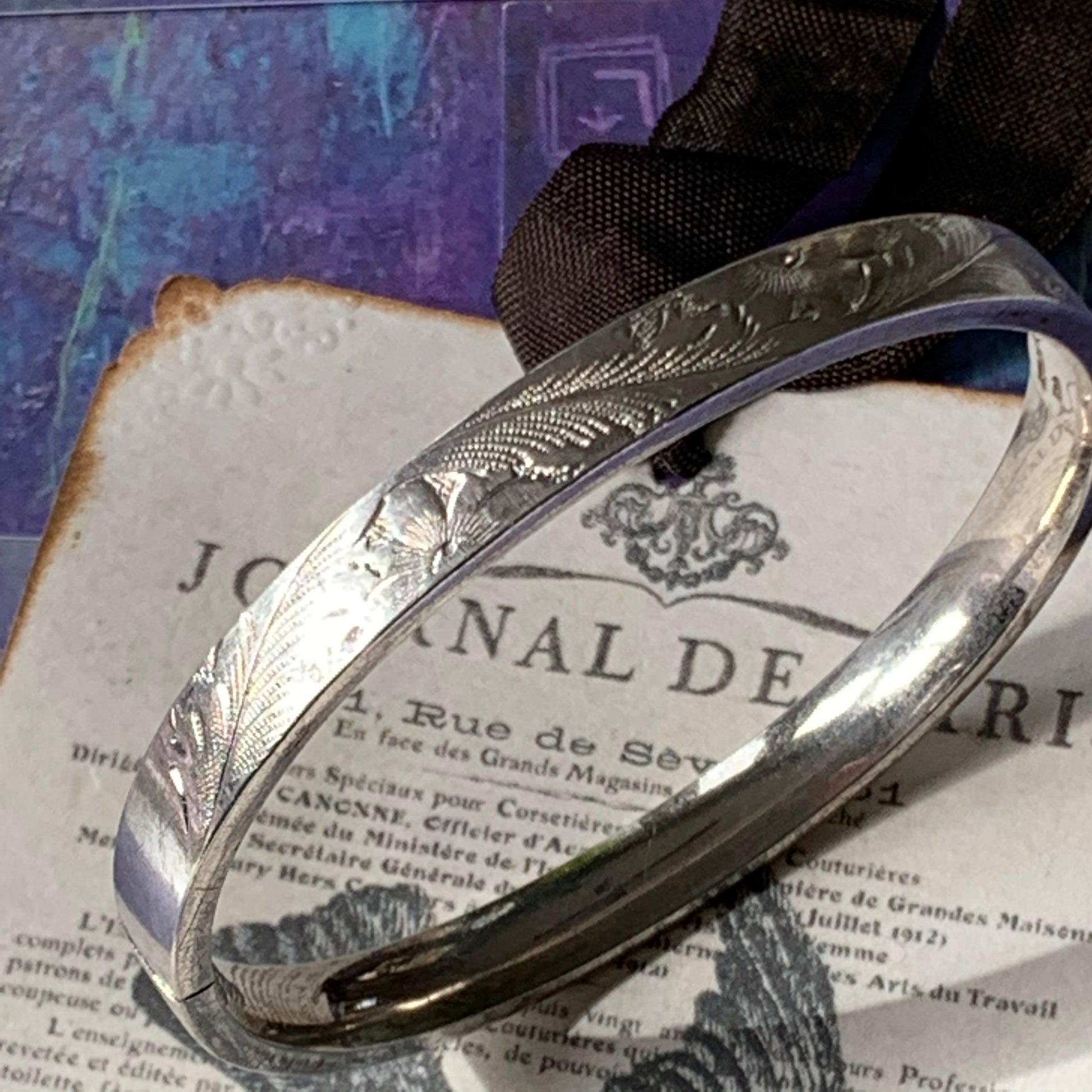 Vintage Finberg Mfg Co Sterling Silver engraved Hinged Bangle Bracelet - Lady Slippers