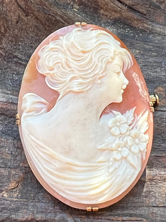 Vintage 14K Gold Carved Cameo Brooch