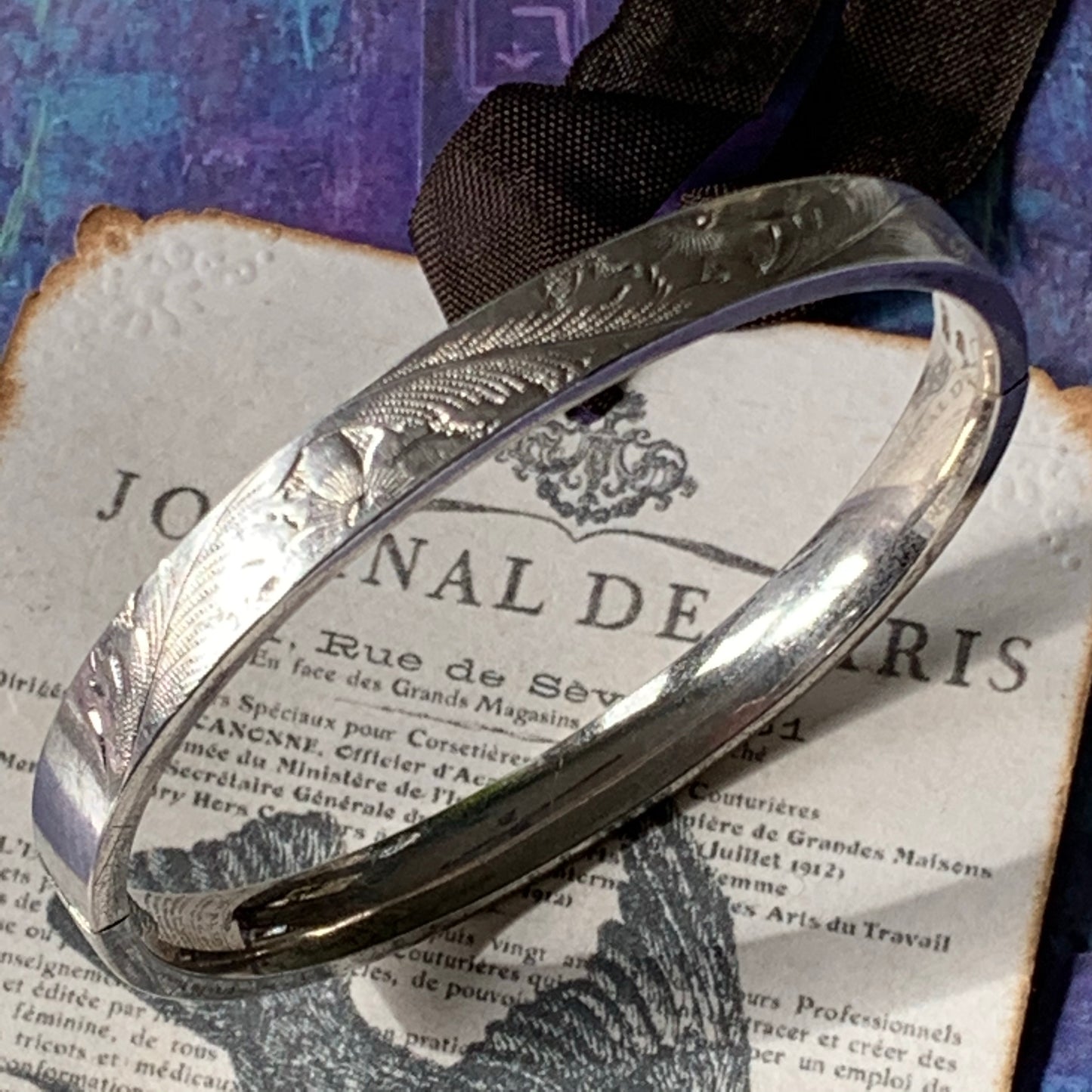 Vintage Finberg Mfg Co Sterling Silver engraved Hinged Bangle Bracelet - Lady Slippers