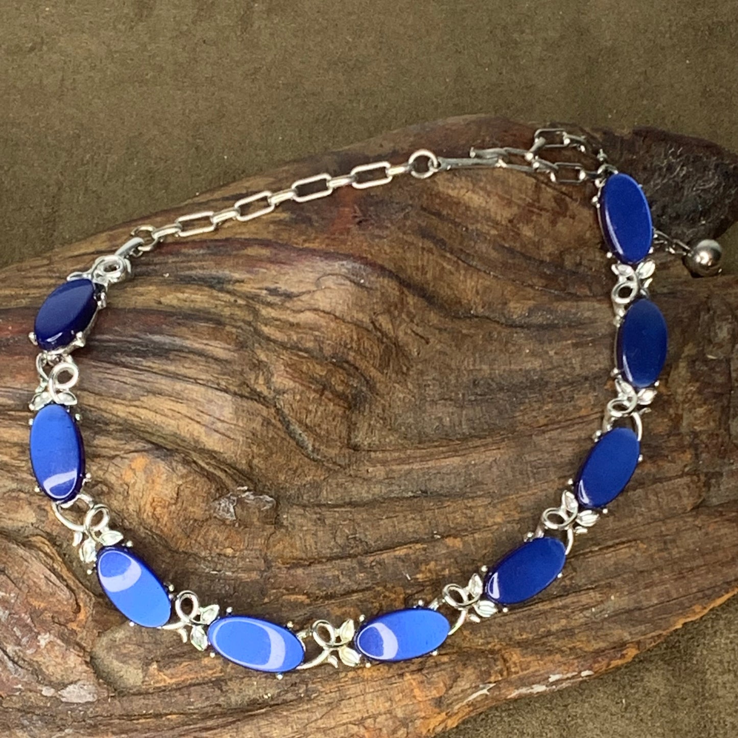 Vintage Royal Blue & Silver Tone Metal Lucite Necklace