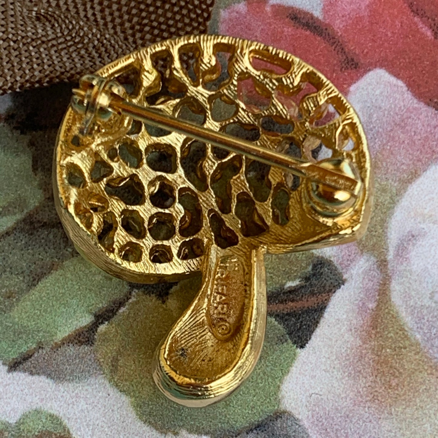 Vintage Trifari Toadstool Pin