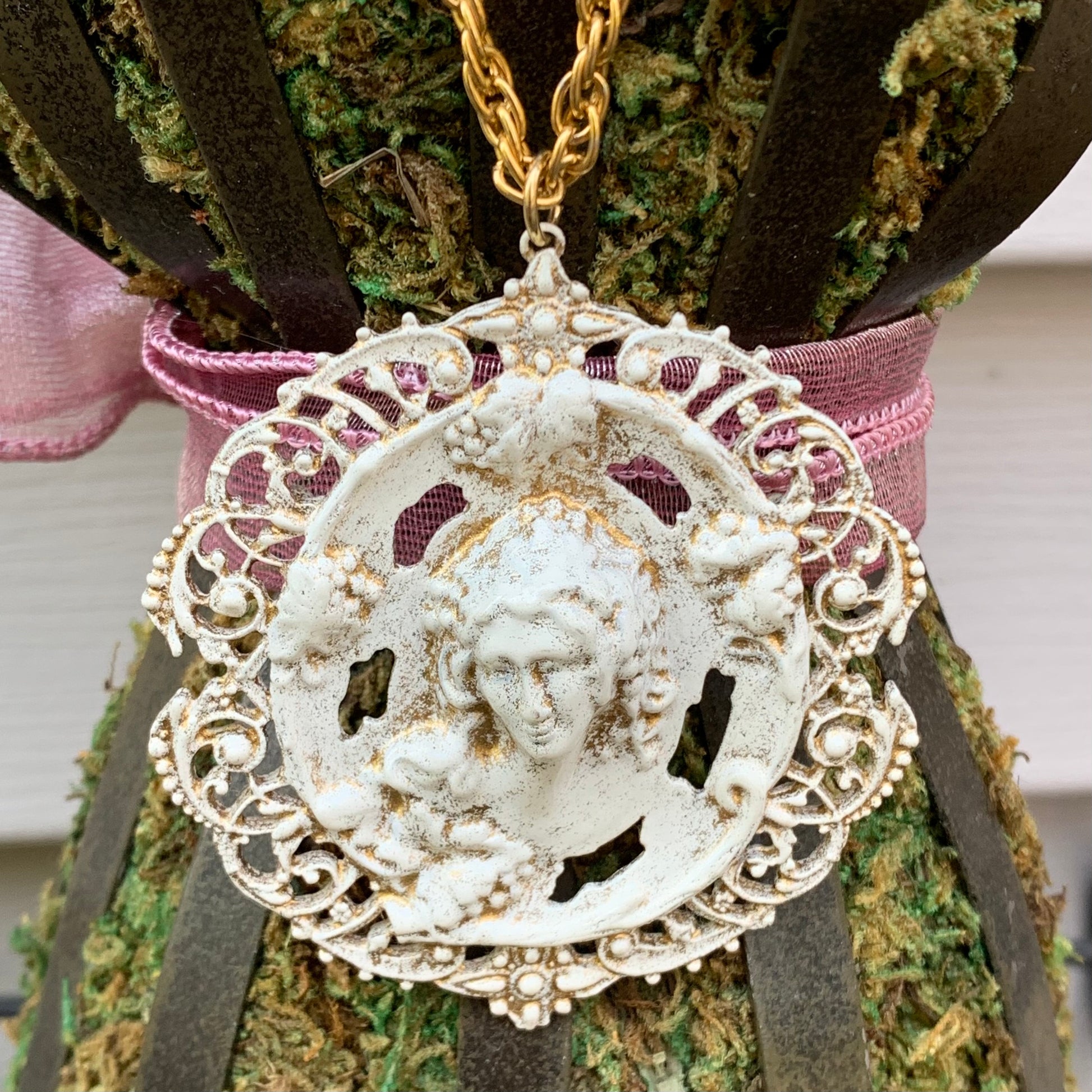 Vintage Gilt & White Enamel Pendant Necklace