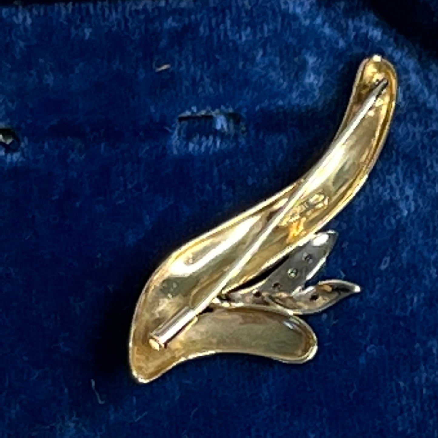 Vintage 14K Gold & Diamond Gemstone Modern Looking Flower Pin