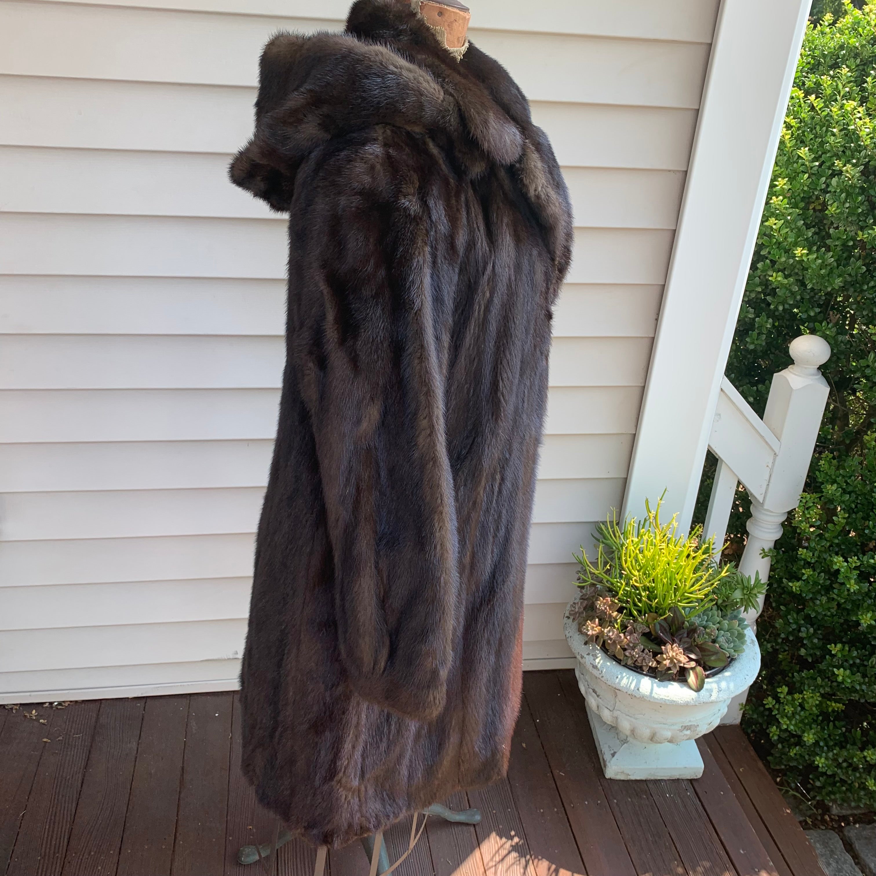 Umber Dusk Mahogany Mink Coat with Hood Lady Slippers